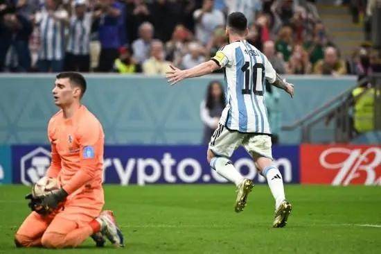 九游体育官网-无论决赛夺冠与否 梅西就是这个时代唯一的球王