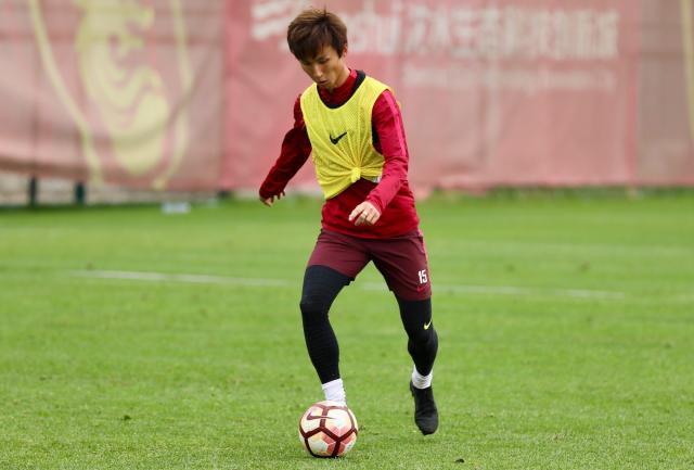 九游体育app-【幕后】尹鸿博重回国足不再柔弱 名医助他更有劲儿